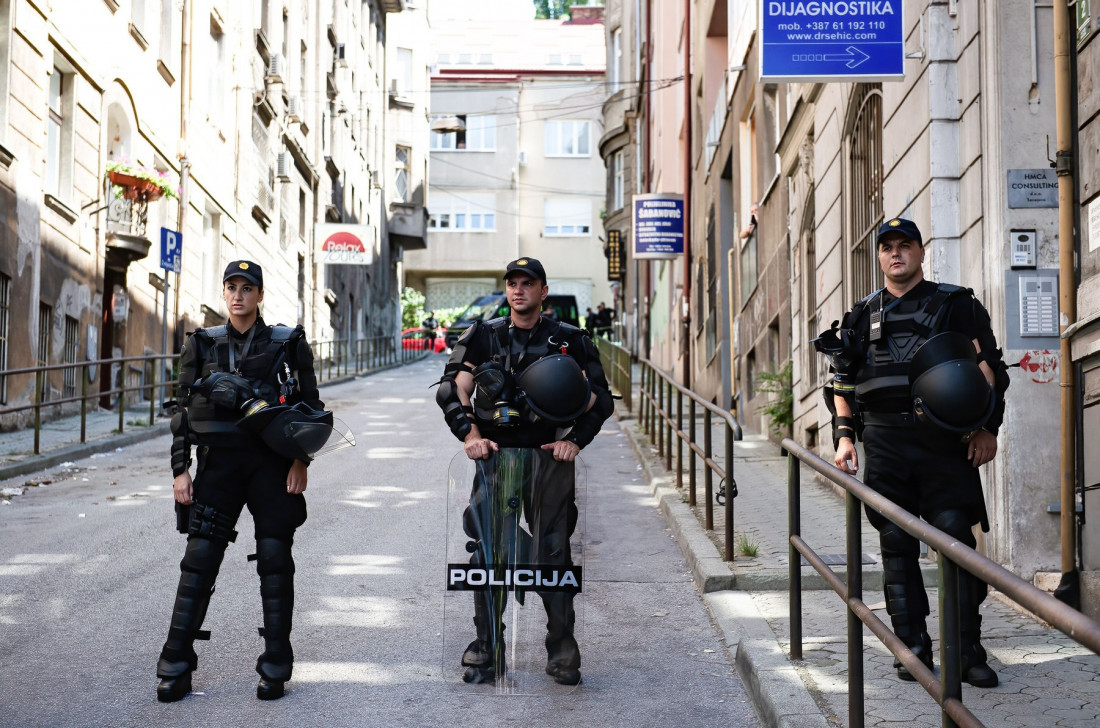 Policajac ranjen u Teočaku, napadač pokušao samoubistvo