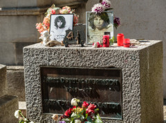 Posle 37 godina pronađena bista Džima Morisona ukradena sa njegovog groba