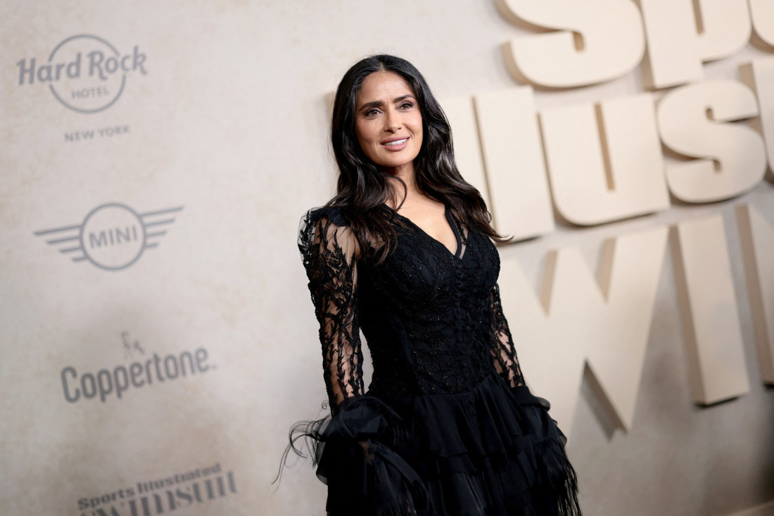 Salma Hajek na naslovnici Sport illustrated Swimsuit