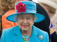 Memorijal posvećen Elizabeti II uključuje most inspirisan njenom svadbenom tijarom