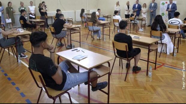 Završavanje male mature u srednjoj školi