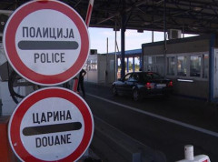 Na graničnim prelazima na izlazu iz Srbije putnička vozila čekaju 40 minuta