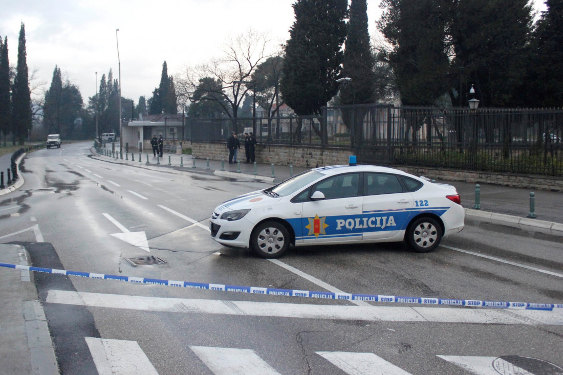 Policija zaustavila svatove zbog pucnjave u Beranama