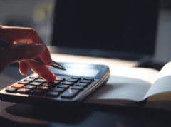 Od 1.9. manje kamate za zaposlene s platom do 100.000 dinara i sve penzionere