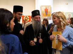 Patrijarh Porfirije otvorio izložbu „Svetlost Logosa“ u Galeriji Kolarca
