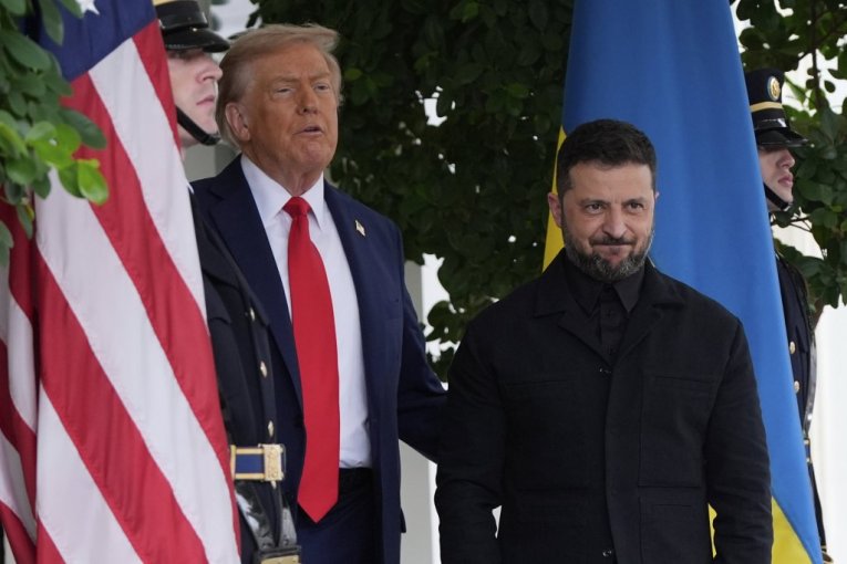 Evo zašto je Zelenski kod Trampa ZAISTA nosio crno odelo (FOTO)