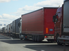 Bez zadržavanja na putničkim terminalima, na graničnom prelazu Batrovci teretnjaci čekaju 120 minuta