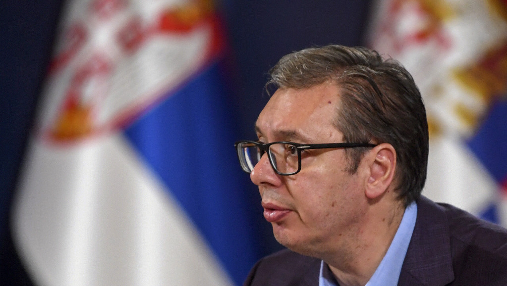 Vučić čestitao Komarovu na zlatnoj medalji