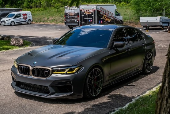 Sve spremno za modifikaciju Manhart BMW M5 modela