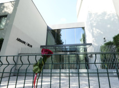 Zaposleni se oprostili od Armanija porukom u novinama