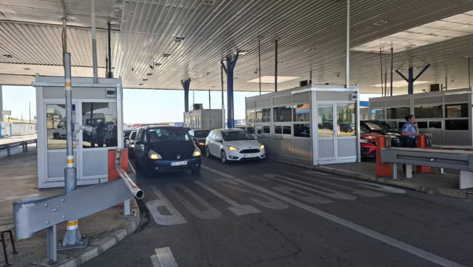 Upozorenje za teretnjake: Ako u Republiku Srpsku ulazite preko Sremske Rače čeka vas gužva