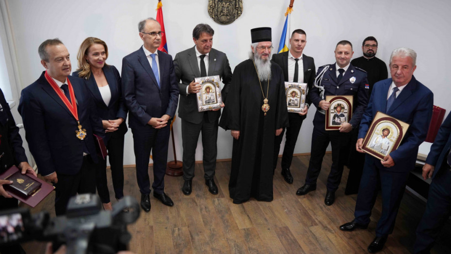 Dačić odlikovan povodom Dana Sektora vanrednih situacija