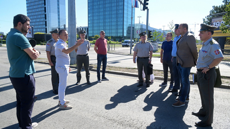 Izmena saobraćaja u Bulevaru Nikole Tesle zbog parade