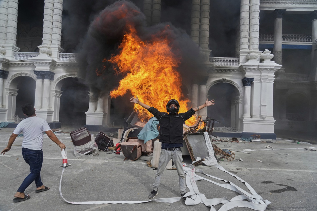 Ministri u Nepalu na meti demonstranata