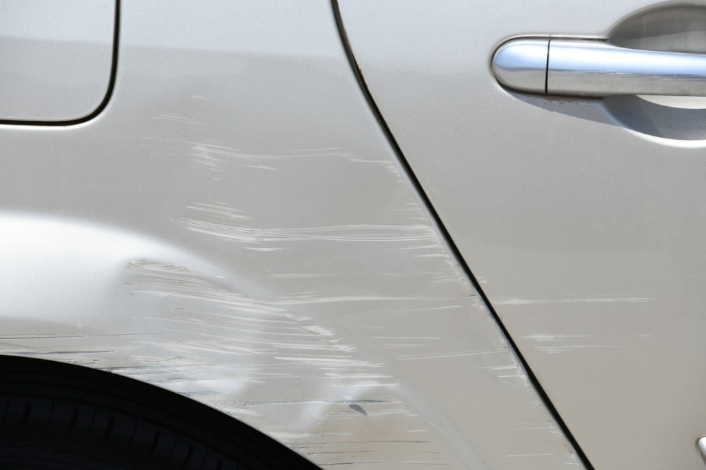 Kako sanirati ogrebotine na automobilu
