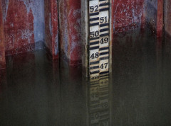 Voda se povlači, nadležni i dalje na oprezu