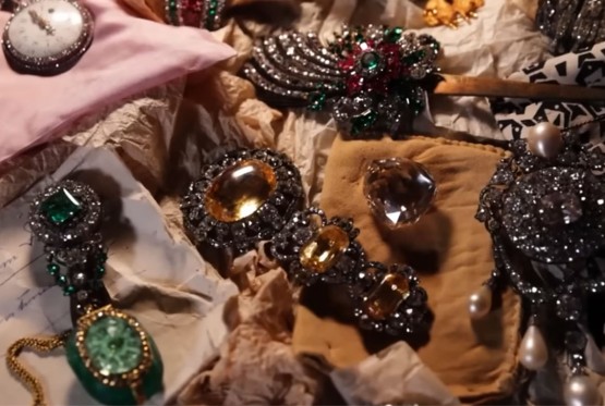 Dragulji posljednje mađarske kraljice bili sakriveni sto godina, otkriveni u Kanadi