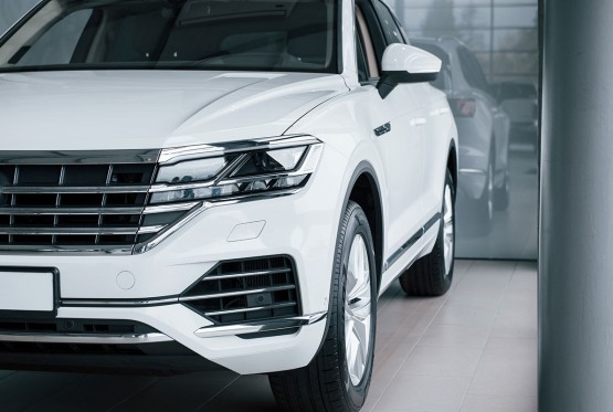 Kako da privučeš pažnju: Obećaj jeftin automobil