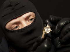 Provalnik opljačkao stan pa zaspao u njemu, vlasnica ga tako zatekla