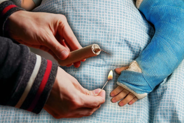 POVREĐENO 17 UČENIKA! Eksplodirala petarda u toaletu škole! NAREĐENA EVAKUACIJA!