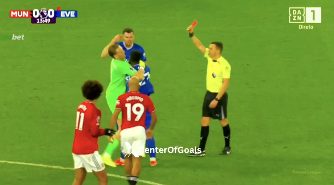 Idrisa Gej udario šamar saigraču i dobio crveni karton