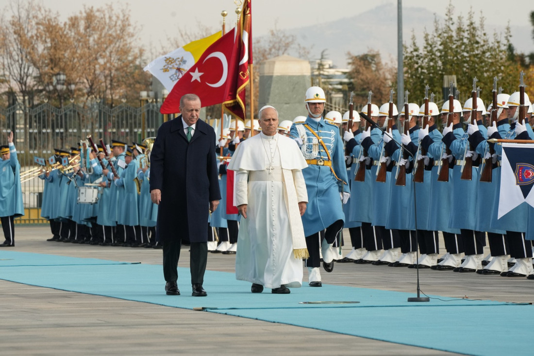 Papa Lav XIV dobio bejzbol palicu