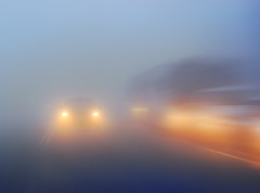 Vozačima se savetuje oprezna vožnja zbog magle i poledice u jutarnjim satima