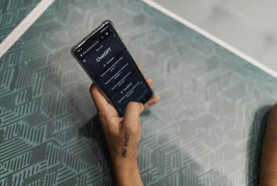 ChatGPT ulazi u Photoshop: OpenAI i Adobe pokrenuli novu AI integraciju