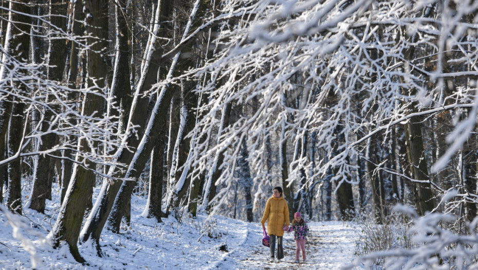 Manje snega i tople temperature