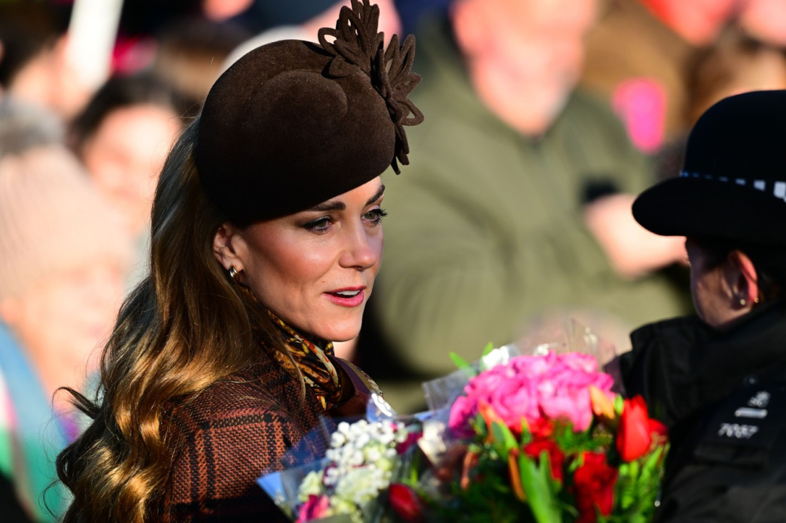 Kejt Midlton na božićnoj misi u smeđem stajlingu