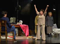 Sutra 100. izvođenje predstave „Vrat od stakla“ u JDP-u