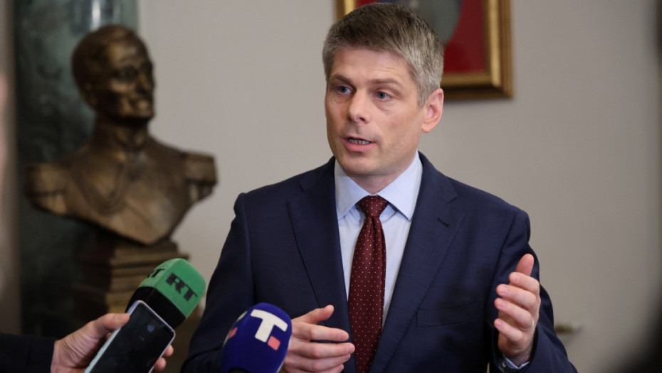 Poslanici EP traže više nego što im pripada