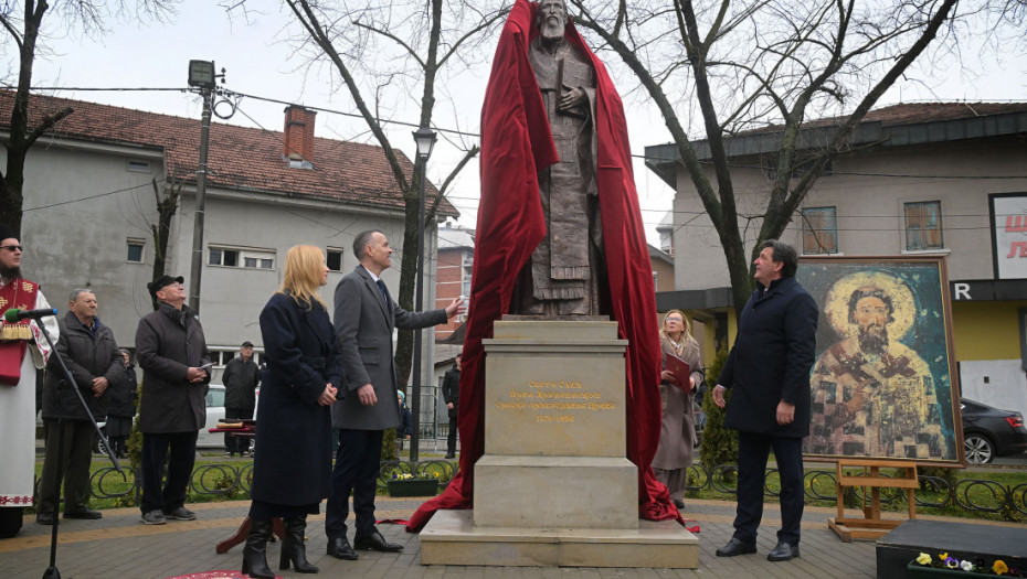 Otkriven spomenik Svetom Savi u Kruševcu