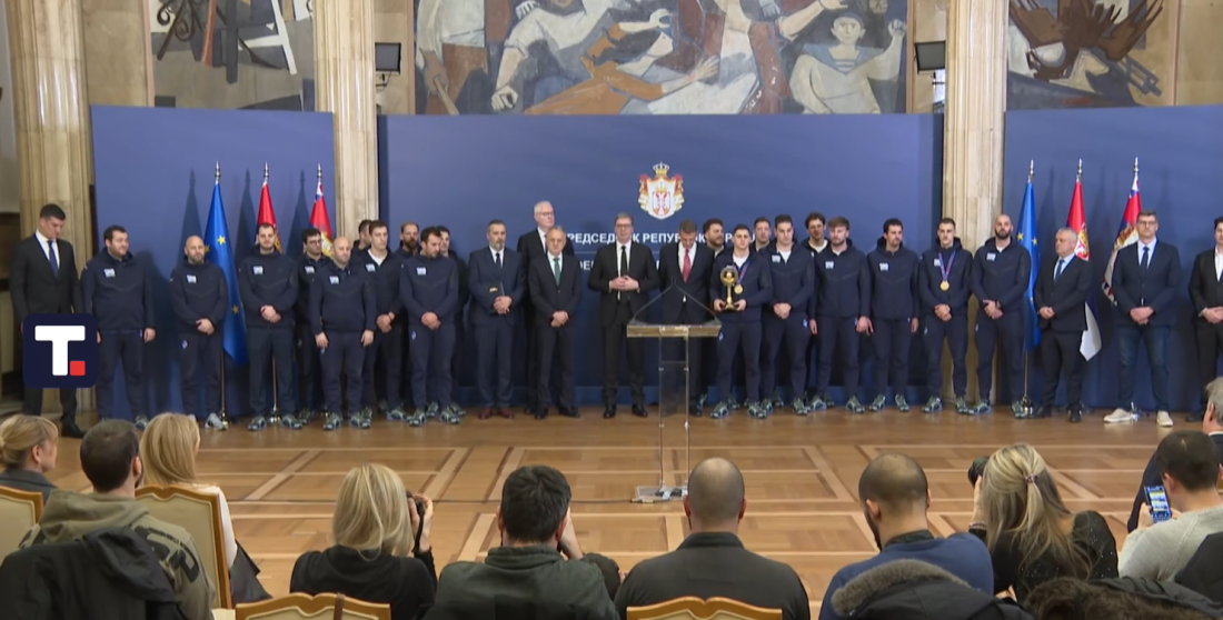 Uživo Vučić prima zlatne srpske vaterpoliste