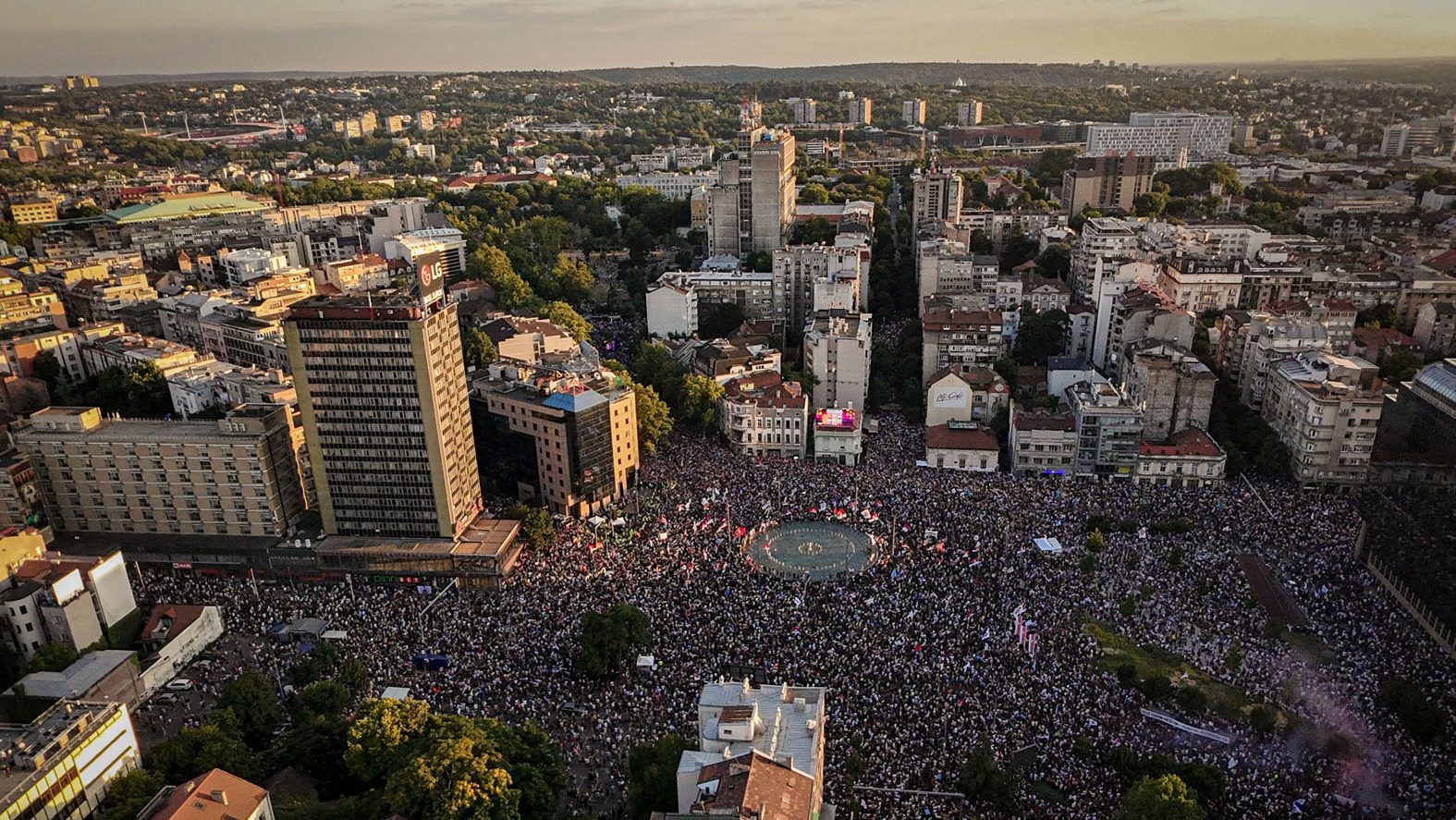 „Njih ne damo“: Studenti u blokadi pozvali 2. marta ispred Palate pravde na skup podrške kolegama uhapšenim nakon Vidovdanskog protesta – Društvo