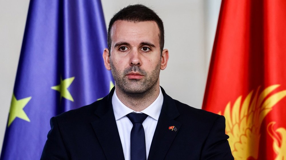 Tri policajca iz pratnje premijera Spajića povređena u udesu – Region