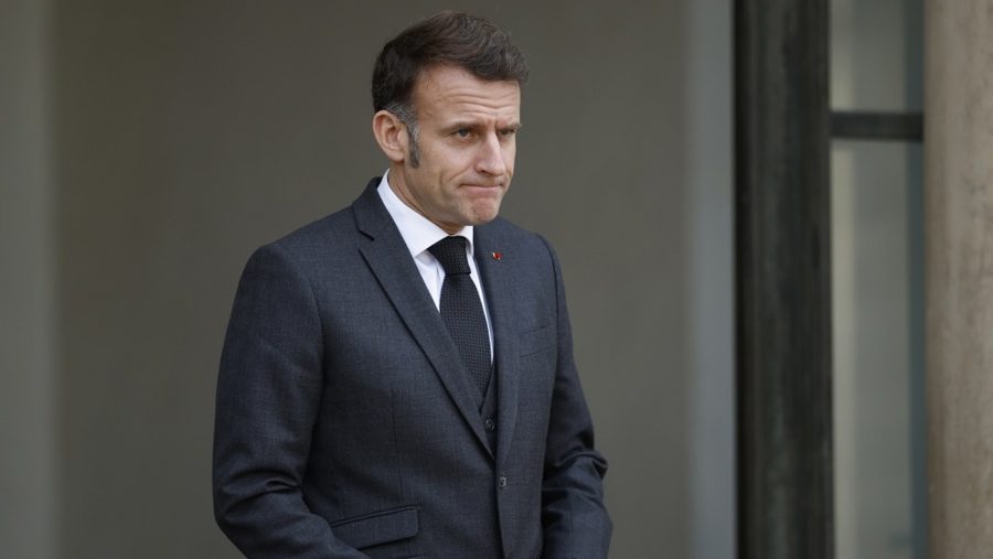 Makron ulazi u period „nesposobnog predsednika“, evo i zbog čega – Svet