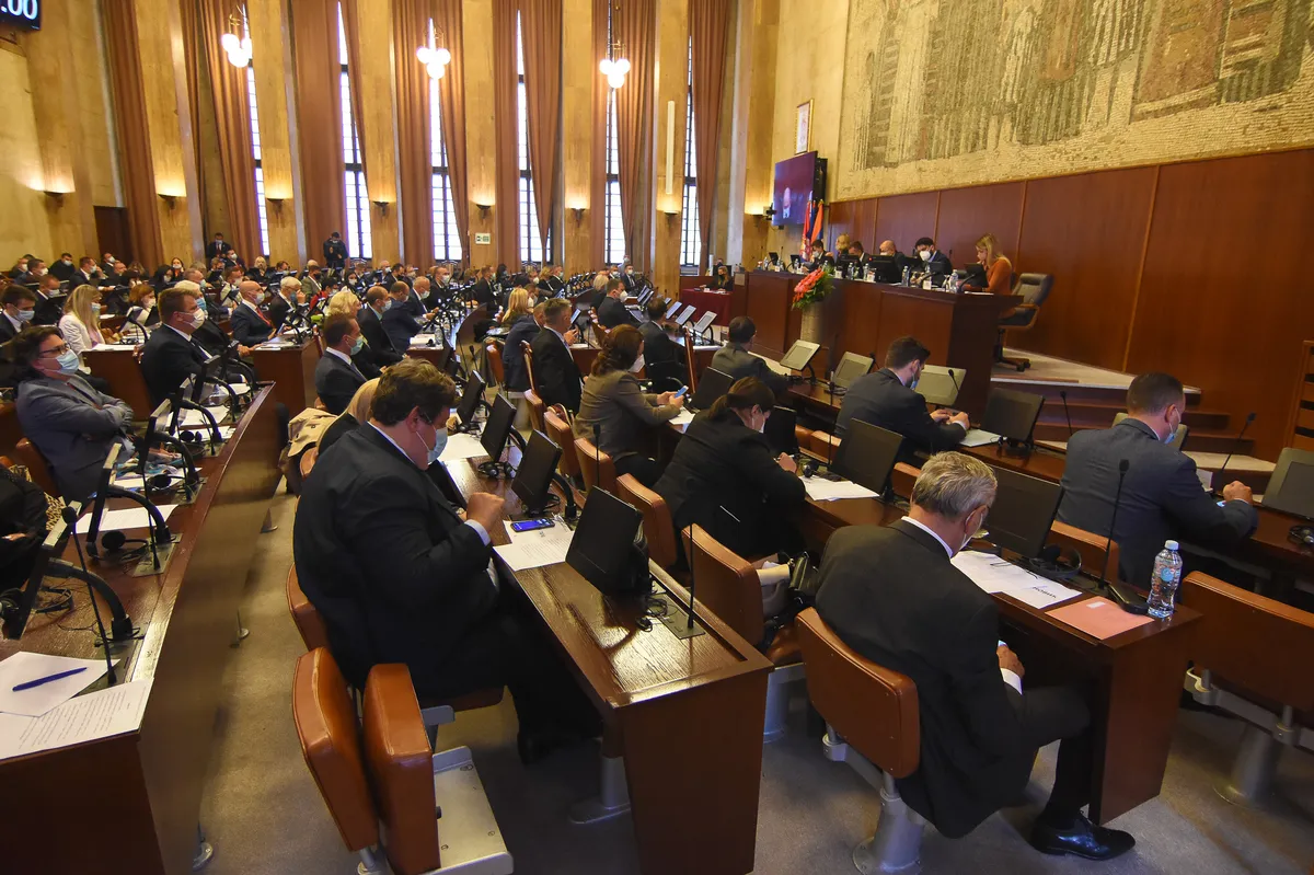 Na sednici Skupština Vojvodine predlog o osnivanju Akademije strukovniih studija: Narodni pokret Srbije tražio hitno povlačenje