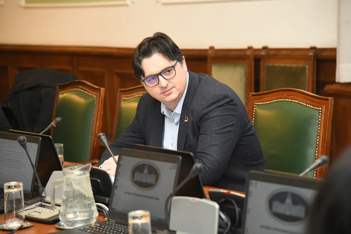 Državni udar zakonodavne na sudsku vlast koji je Mrdić javno priznao