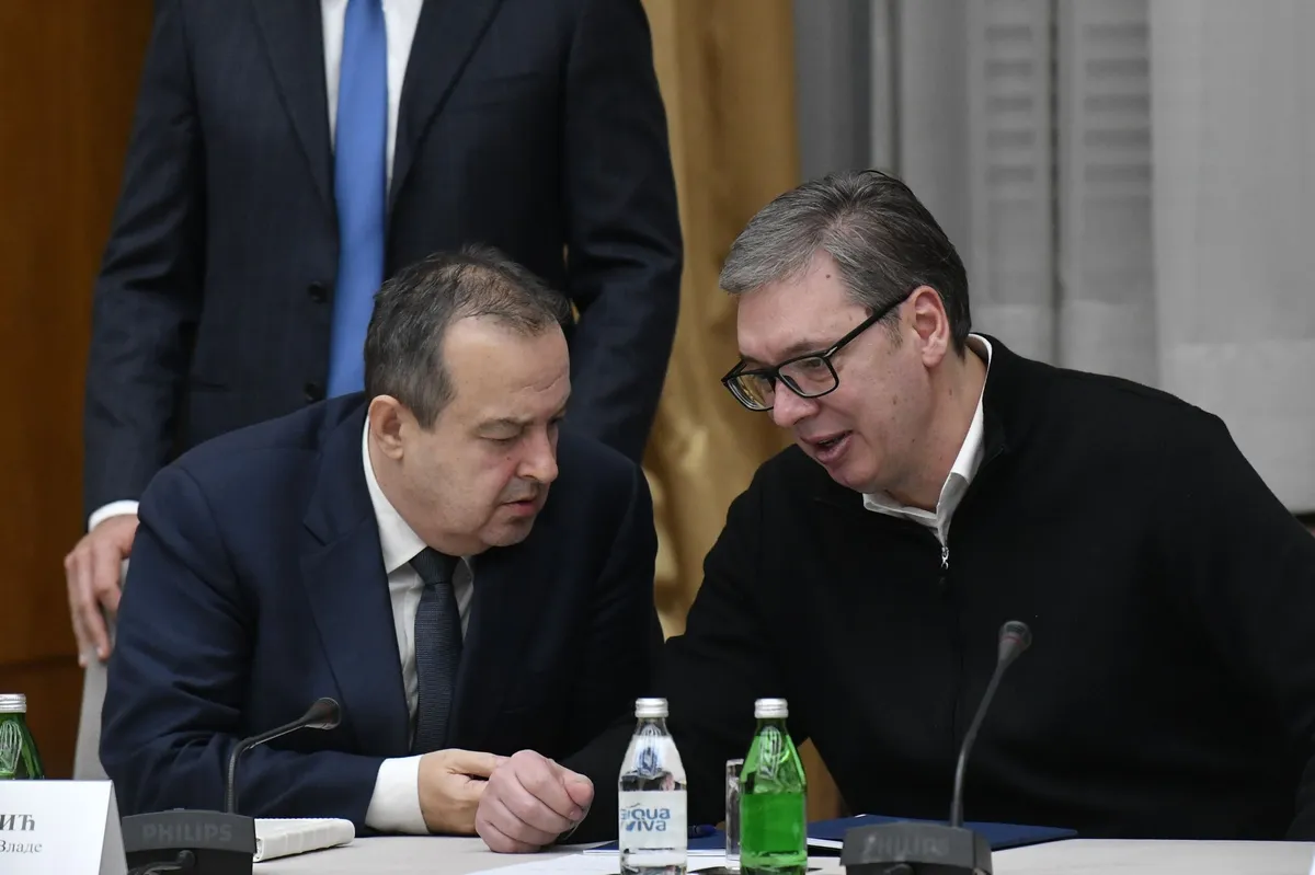 Vučić obišao Dačića: Ministar se nalazi na mehaničkoj ventilaciji
