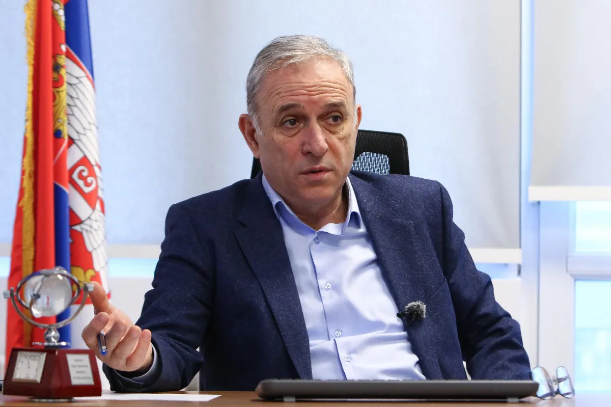 SRCE: Na naše prostorije u Aranđelovcu zalepljen plakat na kojem nas nazivaju fašistima