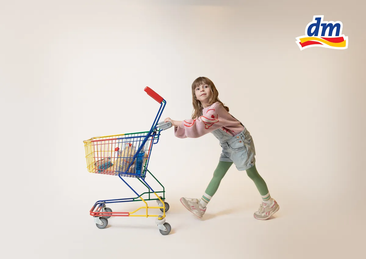 Kada pitanje „Koliko košta proizvod?“ postane mala igra: Šta su otkrili prolaznici ispred DM-a