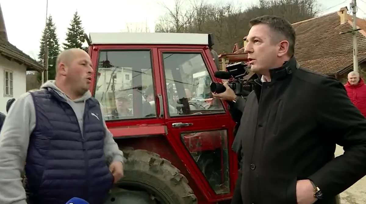 Gradonačelnik Gornjeg Milanovca prošao kroz „toplog zeca“ u selu Vrbava: Poljoprivrednici ga žestoko izvređali, pa zamolili da više ne dolazi VIDEO