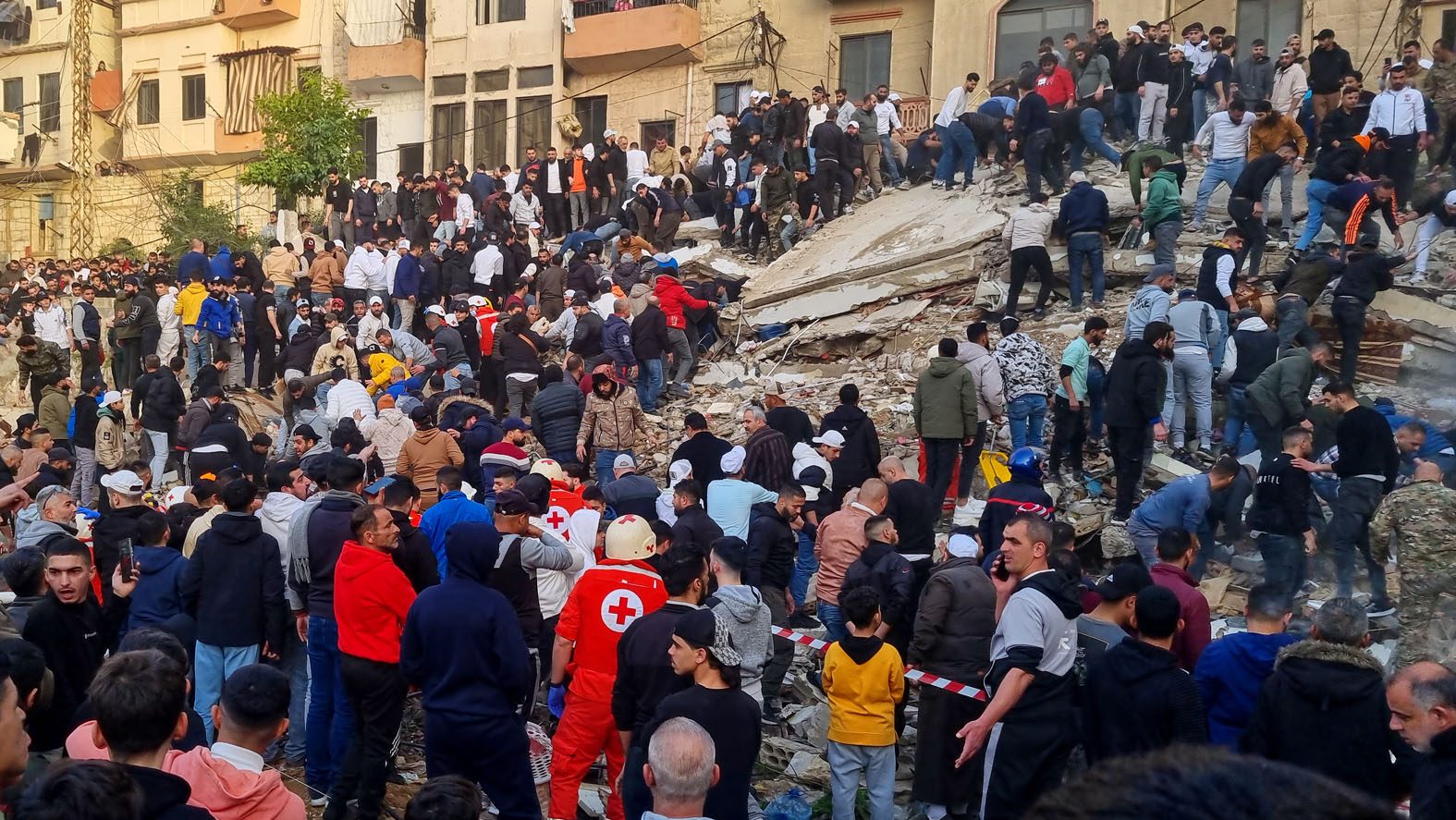 Najmanje šest poginulih u urušavanju zgrade u Libanu (VIDEO) – Svet