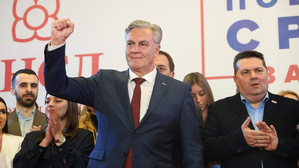 Sve po starom – Karan predsednik, Dodik vladar – Region