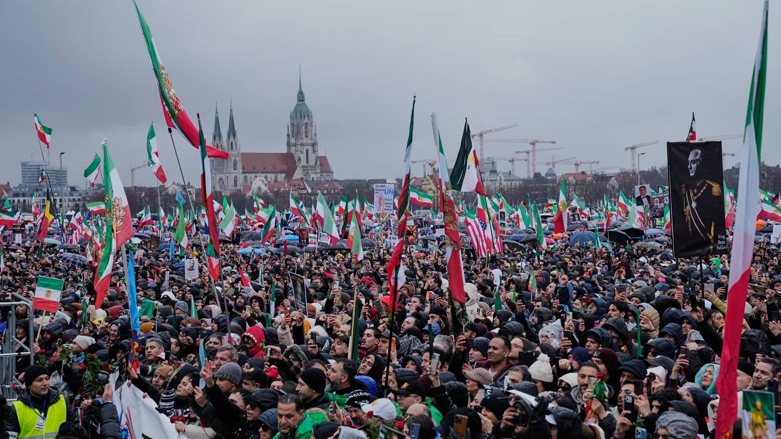 U Minhenu oko 200.000 ljudi na skupu protiv iranskih vlasti – Svet