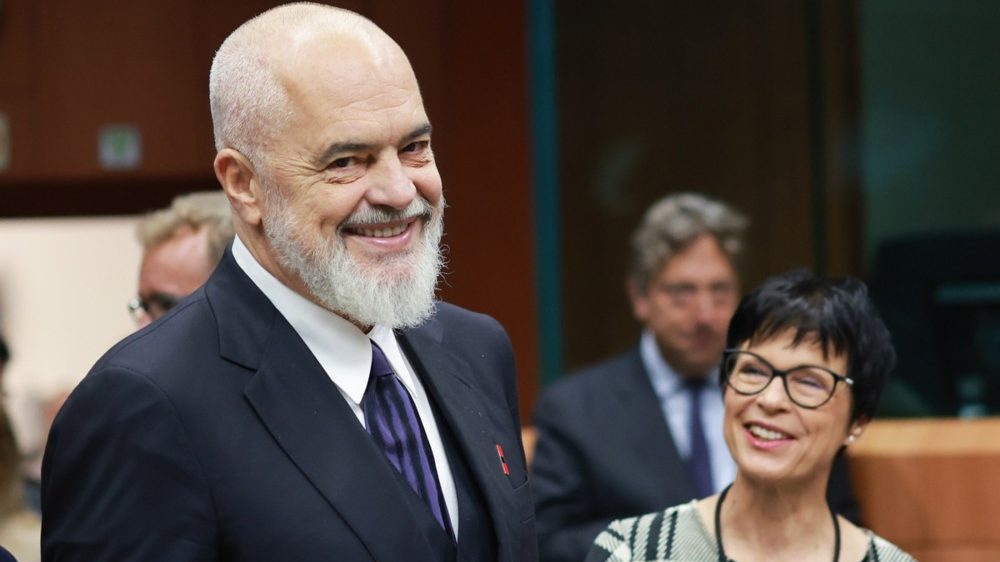 Edi Rama nazvao haškog tužioca u slučaju protiv lidera OVK „belosvetskim idiotom“ – Region