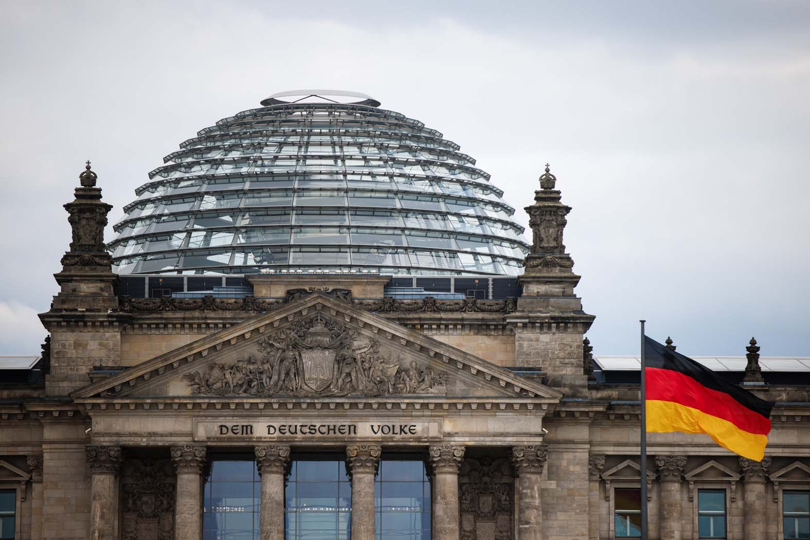 Saradnja sa desničarskim AfD-om: Predsednik je za „zaštitni zid, a kancelar Merc? – Svet