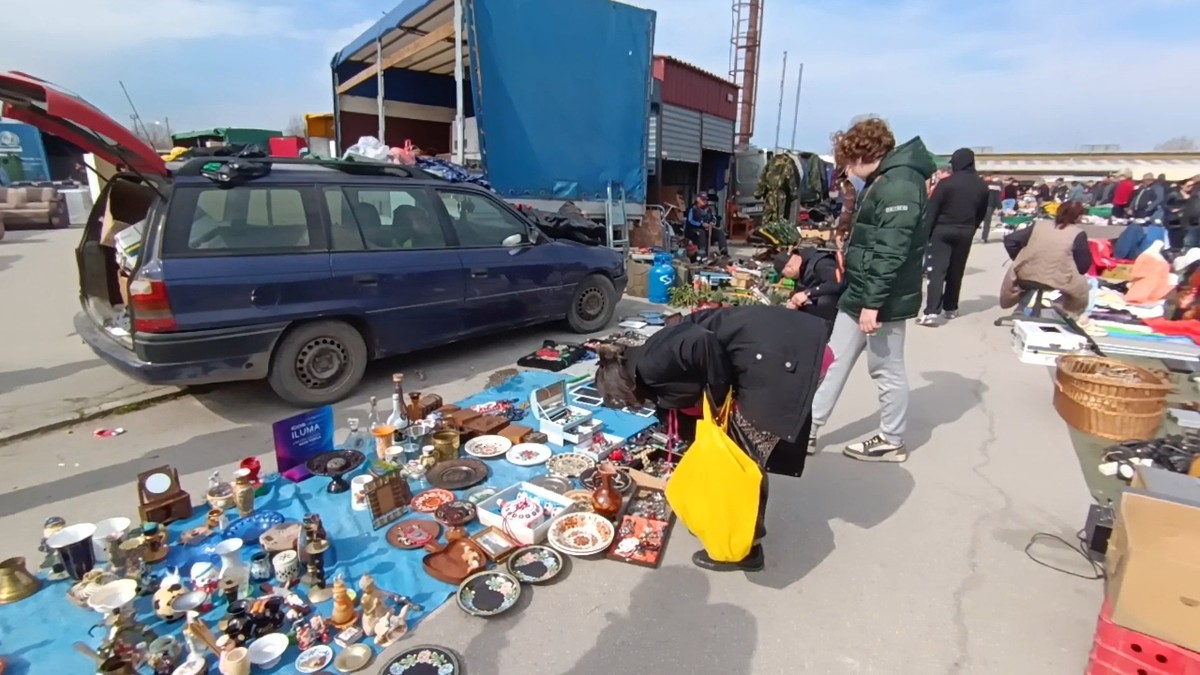 Gde naći jeftine brendirane stvari: Tajna subotičkog buvljaka