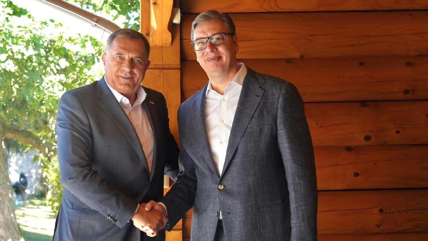 Dodik čestitao Vučiću izbornu pobedu, pre objavljivanja rezultata